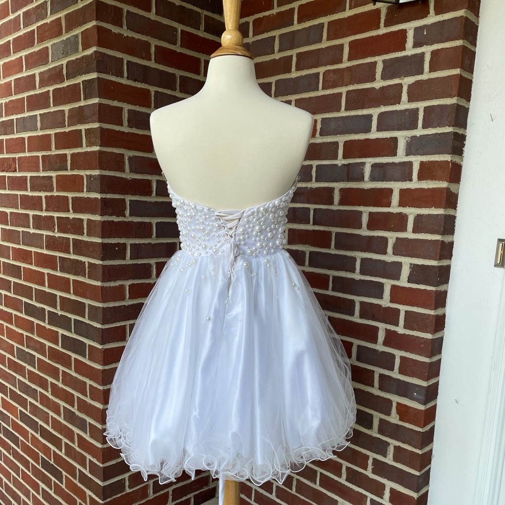 White “Partytime” homecoming dress 🤍 - Picture 4 of 9